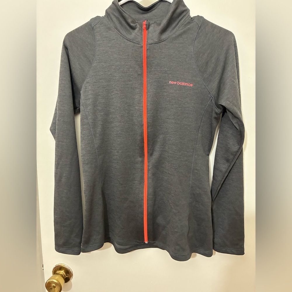 New Balance women's charcoal gray long-sleeve athletic pullover jacket